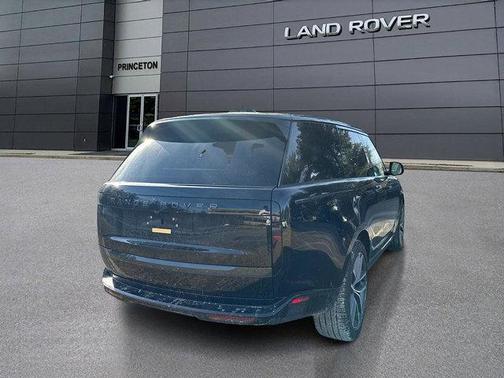 2025 Land Rover Range Rover P530 SE