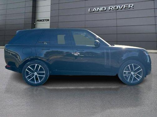 2025 Land Rover Range Rover P530 SE