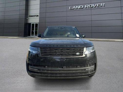 2025 Land Rover Range Rover P530 SE