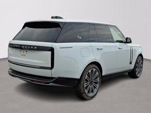 2026 Land Rover Range Rover P400 SE