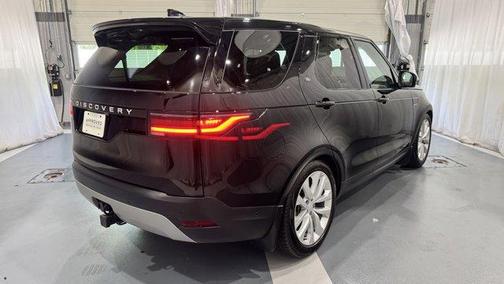 2024 Land Rover Discovery P300 S