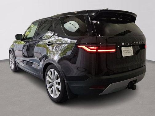 2024 Land Rover Discovery P300 S