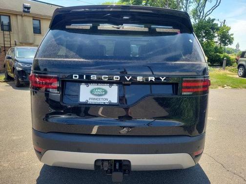 2024 Land Rover Discovery P300 S