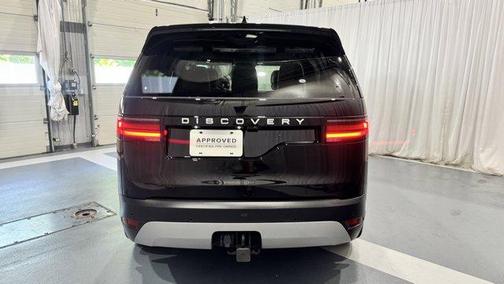 2024 Land Rover Discovery P300 S