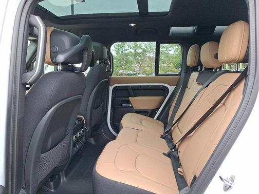 2025 Land Rover Defender P525 V8