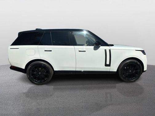 2025 Land Rover Range Rover P530 SE