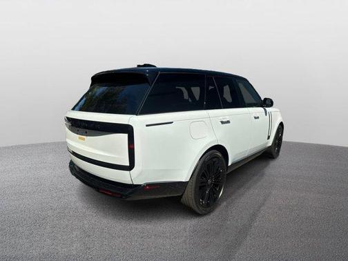 2025 Land Rover Range Rover P530 SE