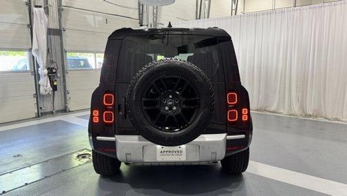 2024 Land Rover Defender P300