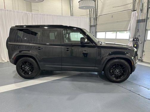 2024 Land Rover Defender P300