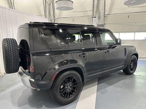 2024 Land Rover Defender P300