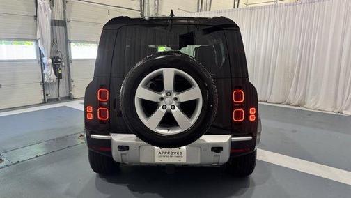 2025 Land Rover Defender P300