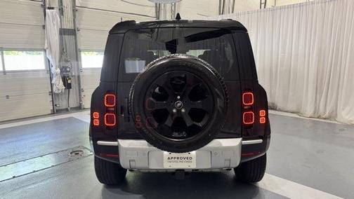 2025 Land Rover Defender P300