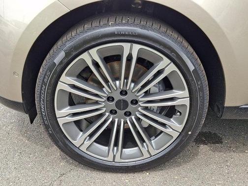 Batumi Gold 2026 Land Rover Range Rover P400 SE 7 Seat