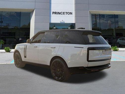 2025 Land Rover Range Rover P530 SE