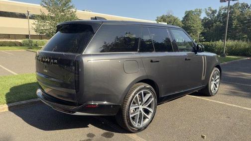 2025 Land Rover Range Rover P550e SE