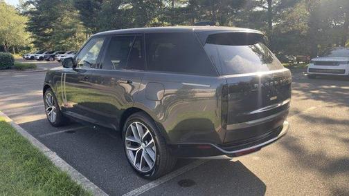 2025 Land Rover Range Rover P550e SE