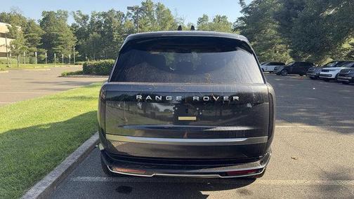 2025 Land Rover Range Rover P550e SE