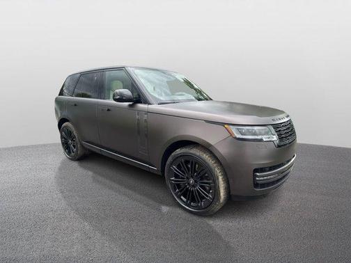 2025 Land Rover Range Rover P530 SE