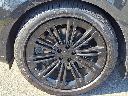 Santorini Black 2026 Land Rover Range Rover P400 SE 7 Seat