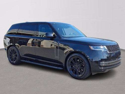 Santorini Black 2026 Land Rover Range Rover P400 SE 7 Seat