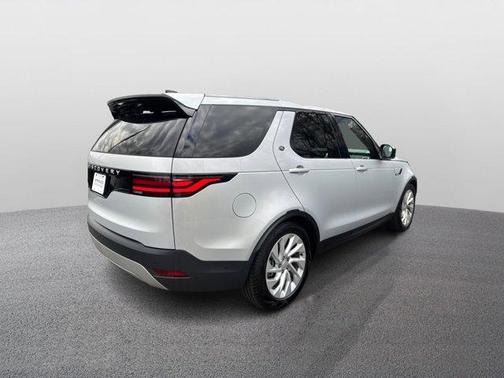 2024 Land Rover Discovery P300 S