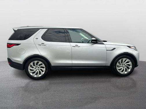 2024 Land Rover Discovery P300 S