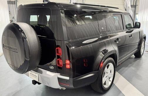 2023 Land Rover Defender SE