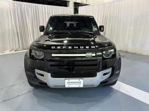 2023 Land Rover Defender SE