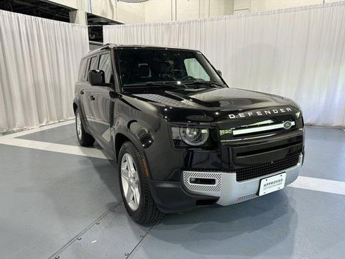 2023 Land Rover Defender SE
