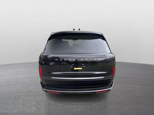 2025 Land Rover Range Rover P400 SE 7 Seat