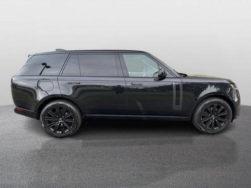 2025 Land Rover Range Rover P400 SE 7 Seat