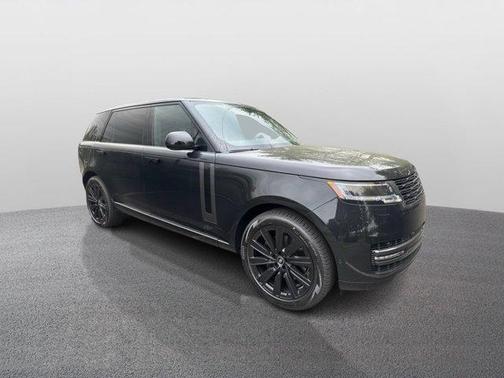 2025 Land Rover Range Rover P400 SE 7 Seat