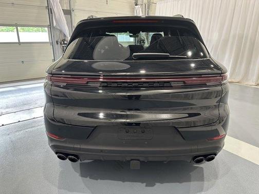 2024 Porsche Cayenne S