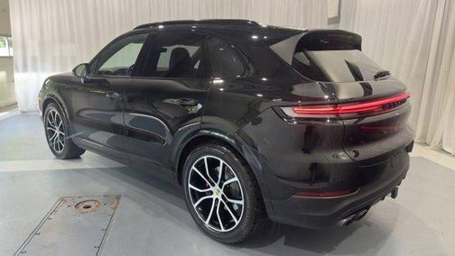 2024 Porsche Cayenne S