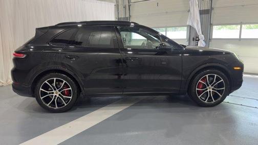 2024 Porsche Cayenne S