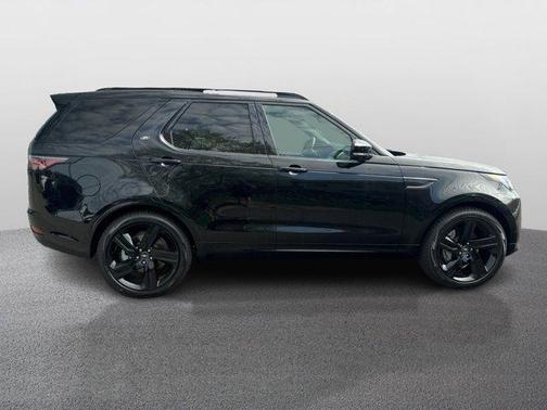 2025 Land Rover Discovery P300 Dynamic SE