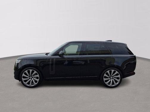 2025 Land Rover Range Rover P400 SE