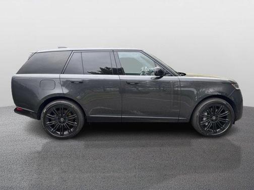 2025 Land Rover Range Rover P530 SE