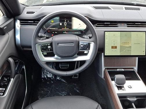 2025 Land Rover Range Rover P400 SE 7 Seat