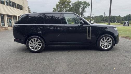 2025 Land Rover Range Rover P400 SE 7 Seat