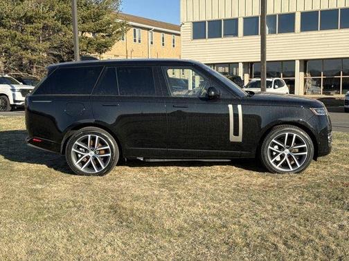 2025 Land Rover Range Rover P550e SE
