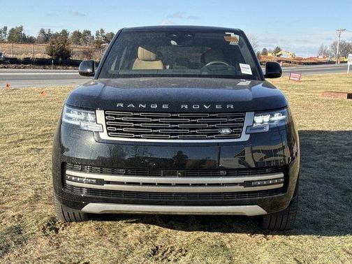 2025 Land Rover Range Rover P550e SE