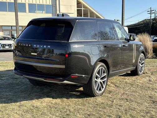 2025 Land Rover Range Rover P550e SE