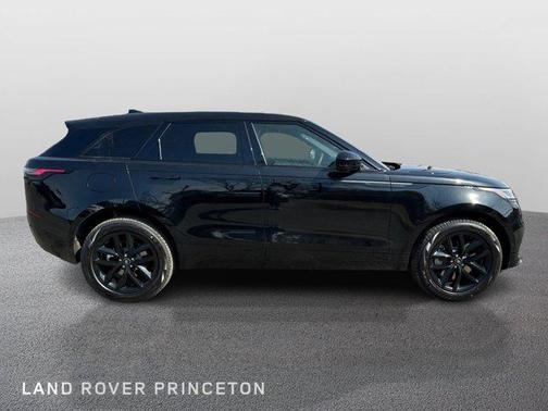2026 Land Rover Range Rover Velar Dynamic SE