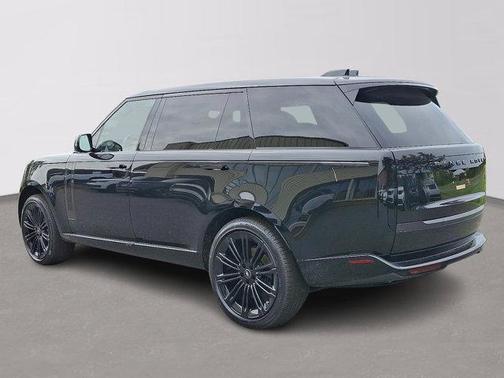 2025 Land Rover Range Rover P400 SE 7 Seat