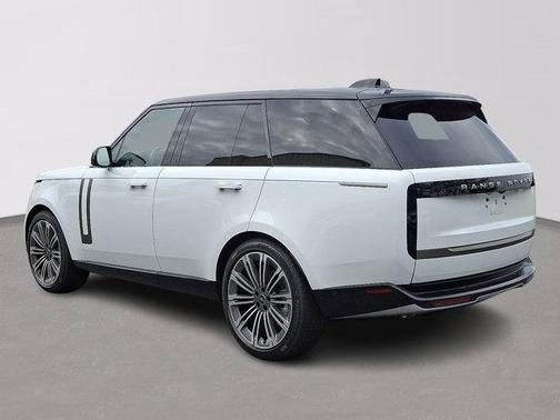 2025 Land Rover Range Rover P530 SE
