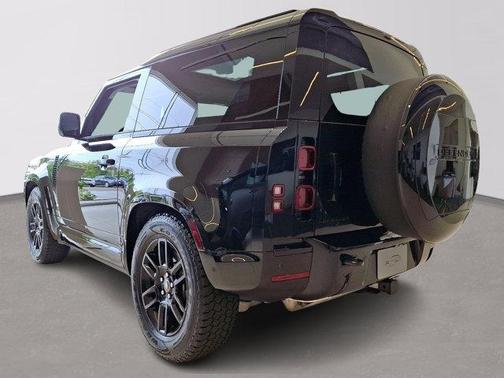 2025 Land Rover Defender P400 X-Dynamic SE