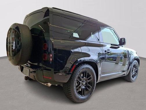 2025 Land Rover Defender P400 X-Dynamic SE