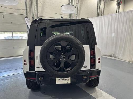2023 Land Rover Defender 110 X-Dynamic SE
