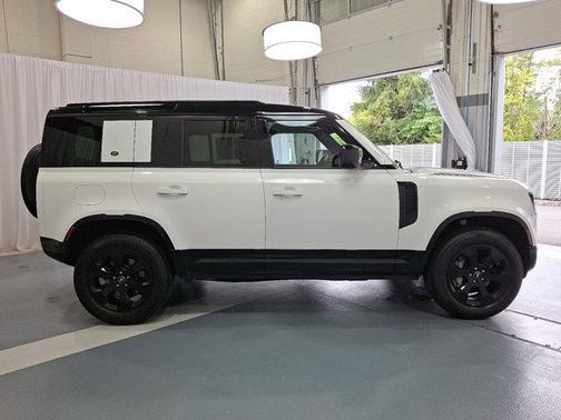 2023 Land Rover Defender 110 X-Dynamic SE